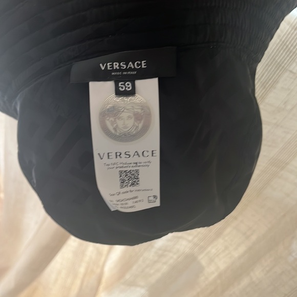 Versace La Greca Reversible Bucket Hat | BRAND NEW - Picture 5 of 9